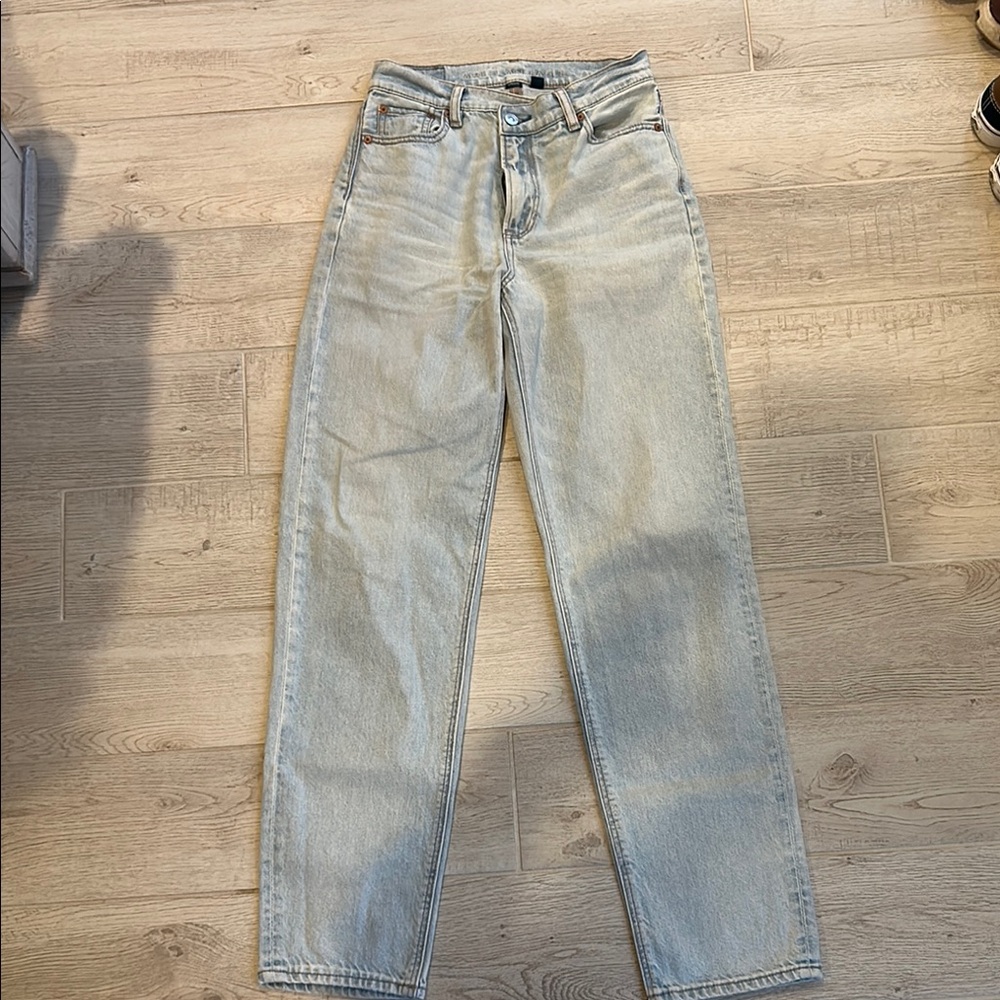 American Eagle Light Wash Denim Jeans